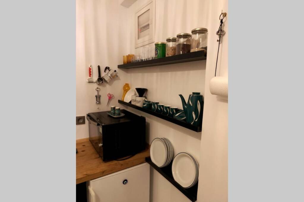 Quiet And Central Flat With Private Backyard Garden Athens Ngoại thất bức ảnh