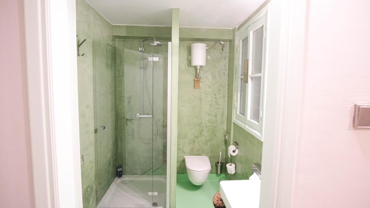Quiet And Central Flat With Private Backyard Garden Athens Ngoại thất bức ảnh